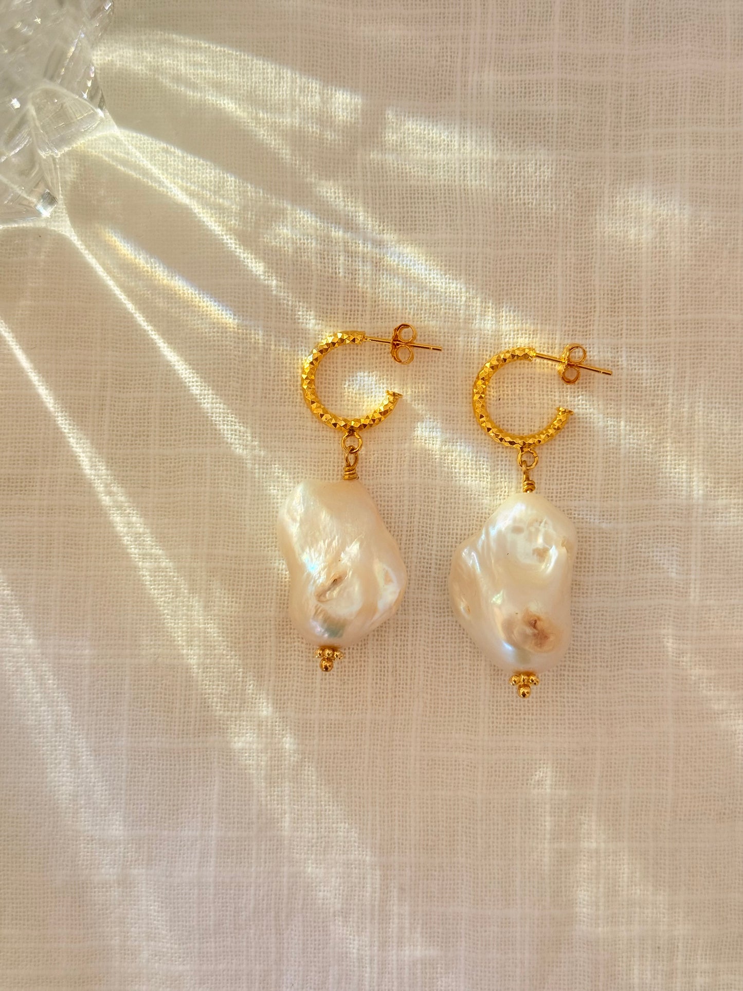 Elodie pearl earrings