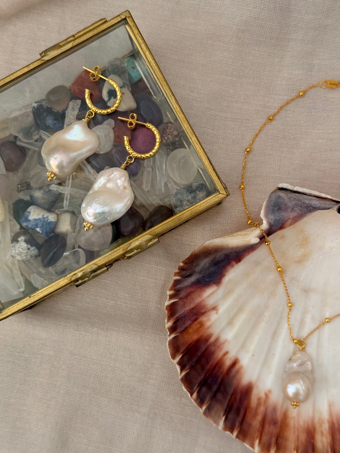 Elodie pearl earrings