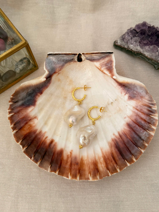Elodie pearl earrings